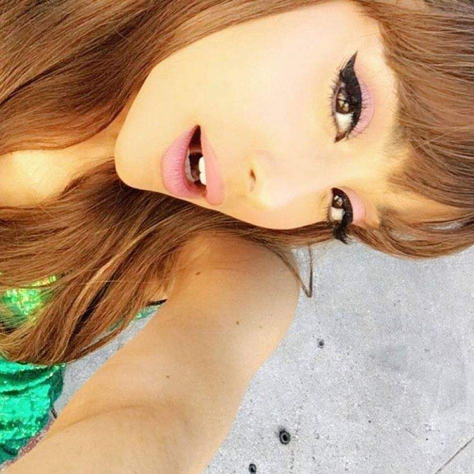 Ariana Grande a divorțat după  2 ani de căsnicie