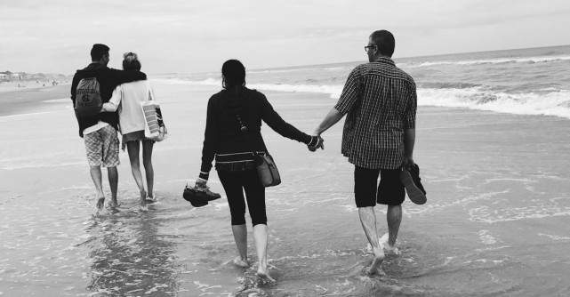 4 mituri despre relații care încă te țin singură