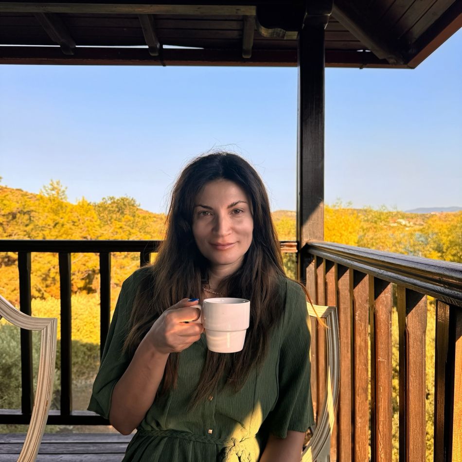 Fiica Ioanei Ginghină refuză să locuiască la tatăl ei: A preferat să stea singură decât să meargă la el...