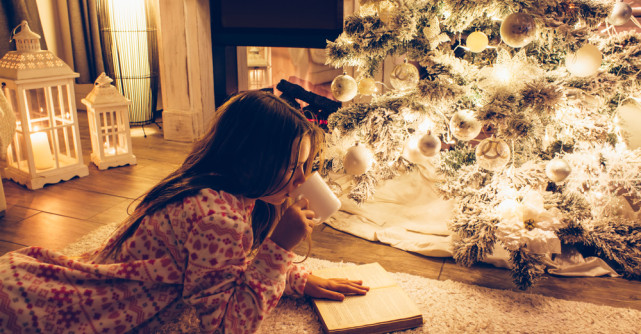 4 cadouri cu cele mai frumoase povești de Craciun, pentru cei mari și cei mici