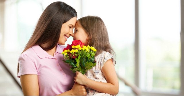 Cadouri pentru mama de 8 martie