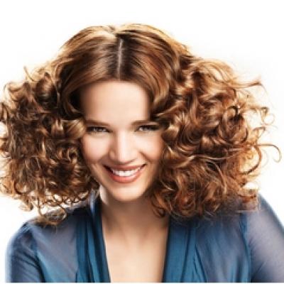 Bosch face valuri cu noul aparat de coafat S-Waver