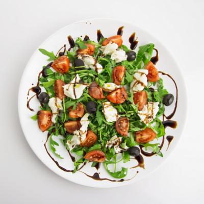 Salata de vara cu rucola si urda