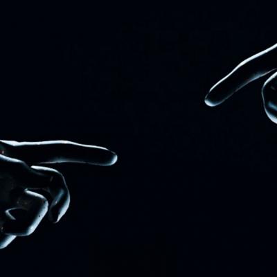 Smiley si Cabron lanseaza Cine-i salveaza pe eroi?, o piesa despre eroii de ieri, de azi si de maine