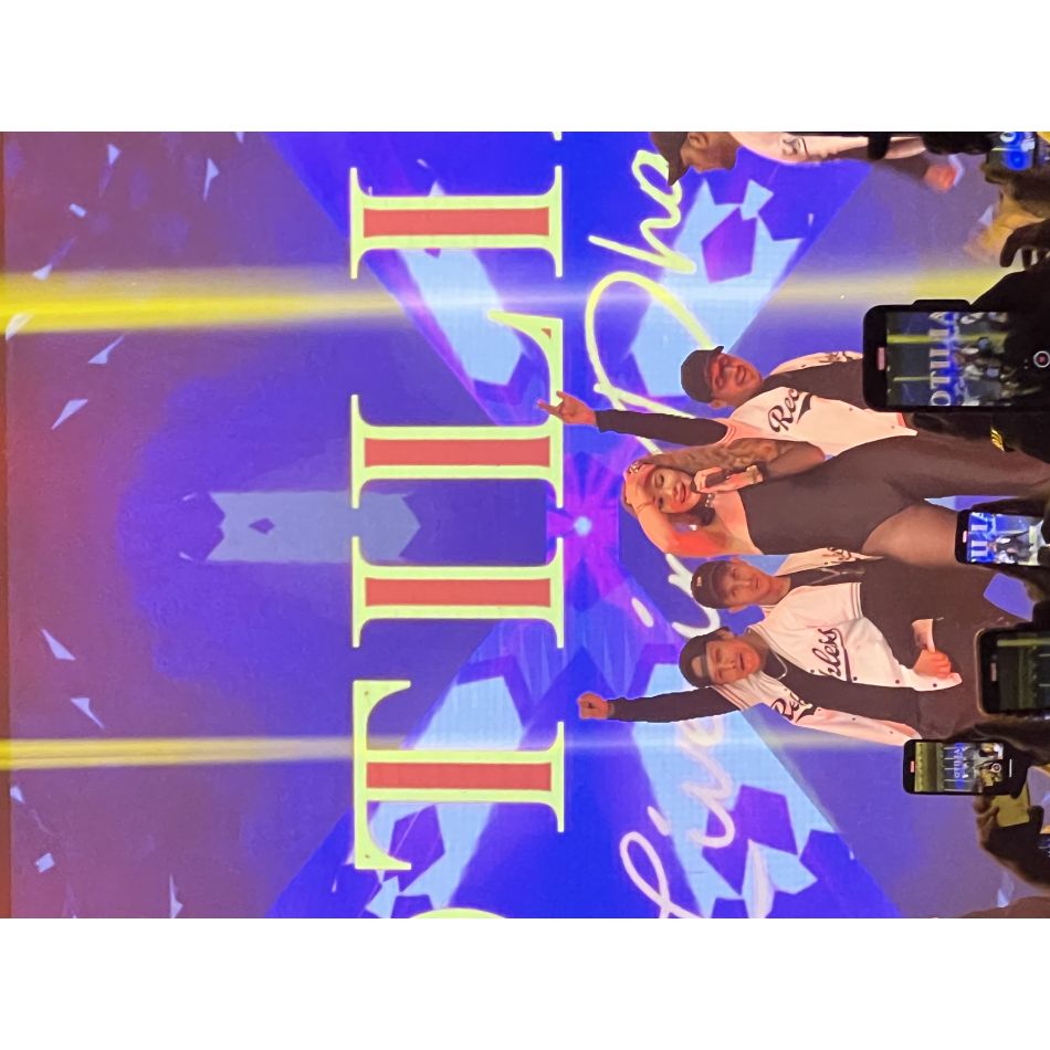 Otilia Billionera a făcut senzație în Bangladesh. 15.000 de oameni prezenți la concert, îndrăgostiți de energia artistei