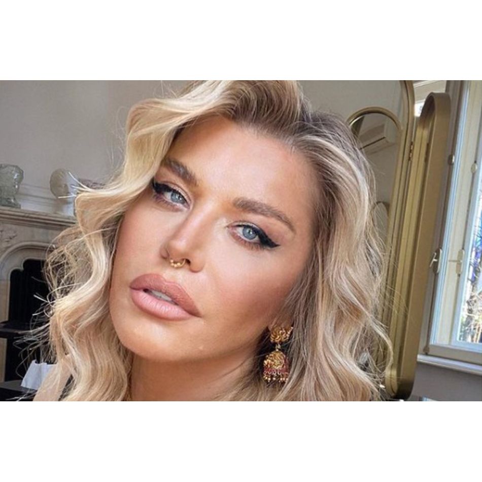 Loredana Groza, reacție neașteptată după ce internauții au scris că fiica sa are operații estetice!