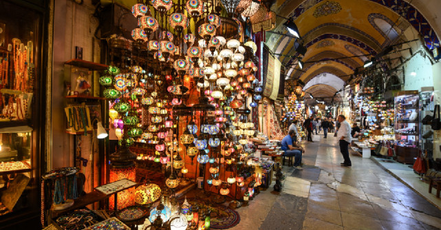 Descoperiți Marele Bazar de la Istanbul, una dintre cele mai vechi destinații pentru cumpărături din lume