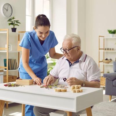 Alegerea unui cămin de bătrâni specializat în îngrijirea pacienților cu Alzheimer în București 