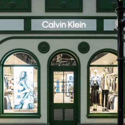CALVIN KLEIN: noul brand iconic din Fashion House Outlet