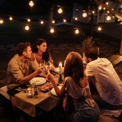 Cum să ai o grădină iluminată corect - ce tipuri de lumini îți trebuie și ce soluții ai la îndemână