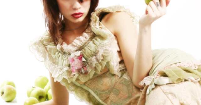 Femeile, alimentatia si Dumnezeu. O cale neasteptata care conduce aproape oriunde 