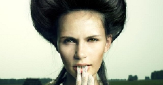 Rosul unghiilor, obisnuinta in stil inconstient