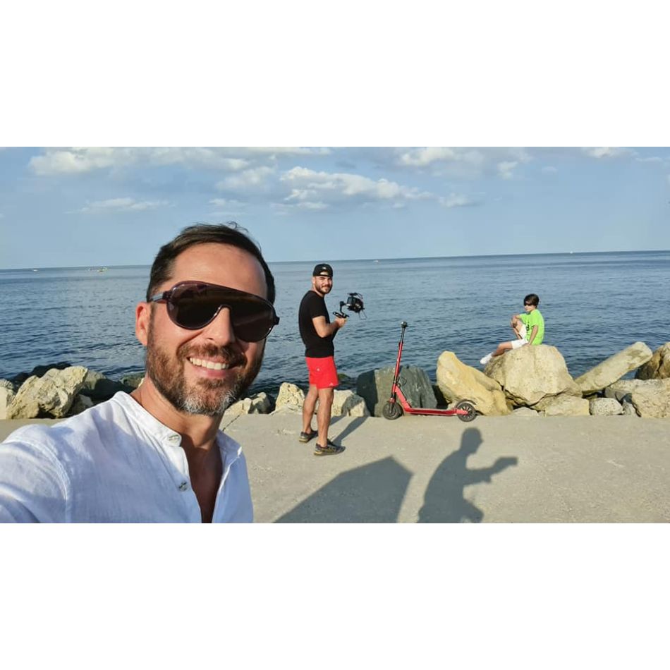 Prima reacție a Deei Maxer după ce Dinu Maxer s-a afișat cu noua lui iubită. Artistul iubește din nou la o lună de la divorț