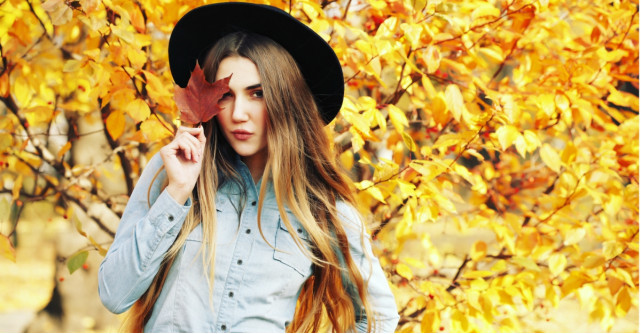 Hainele din material raiat: calduroase si in trend - nu le rata!