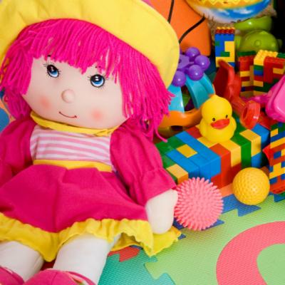 Ce a gasit o mama printre jucariile fetitei de 7 ani