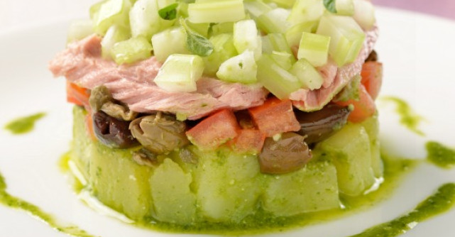 Salata cu ton RIO Mare, legume si masline 