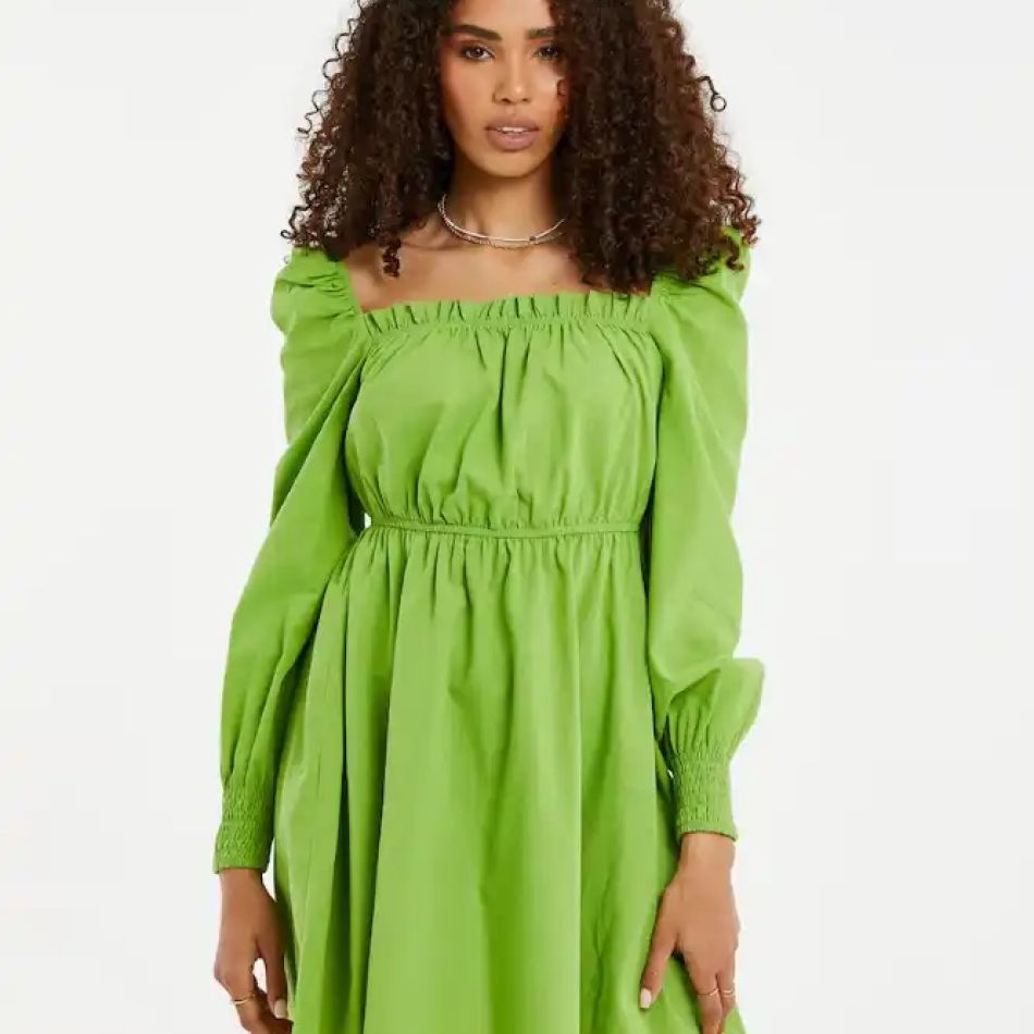 Culorile care nu trebuie să-ți lipsească din garderobă în 2024