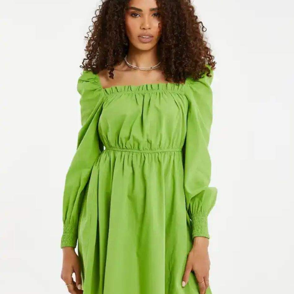 Culorile care nu trebuie să-ți lipsească din garderobă în 2024