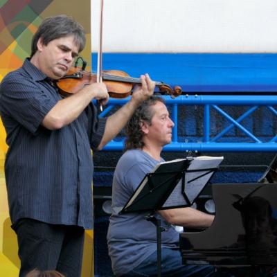 Gabriel Croitoru şi Vioara lui Enescu revin cu o avanpremieră în aer liber a turneului național din toamnă