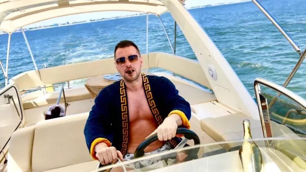 Cum arată Fizz la 47 de ani. Bogdan Croitoru a renunțat la imaginea extravagantă și s-a retras din muzică