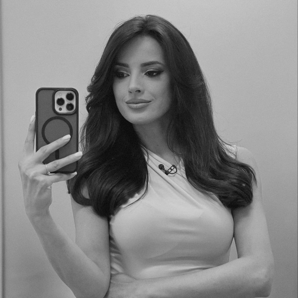 Ramona Păun s-a căsătorit în secret, la New York! Imagini inedite din cea mai frumoasă zi a prezentatoarei tv