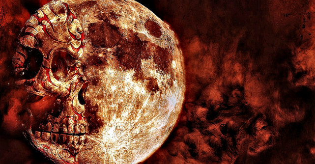 Luna Albastră de Halloween ne va ajuta să ne scăpăm sufletele de frica de monștri și de gândurile negre