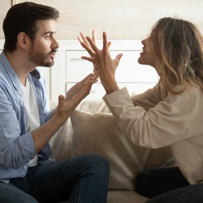 Cum știi că te afli într-o relație toxică: Sfaturi pentru a remedia problemele