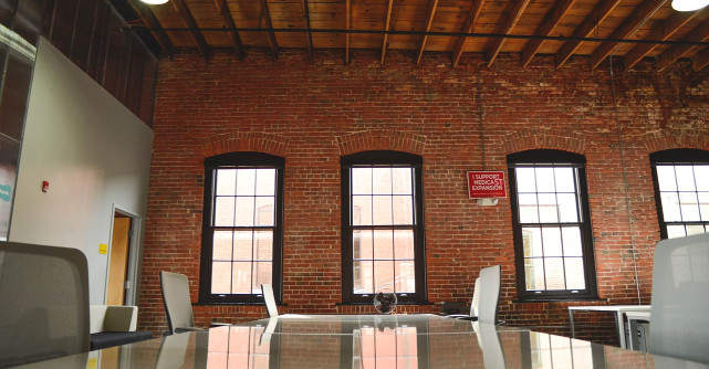 Scaune de birou cu spatar inalt sau mic. Ce alegem?