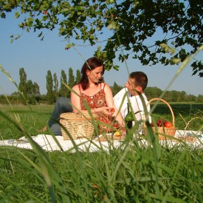Distractia primaverii: Cu prietenii la picnic