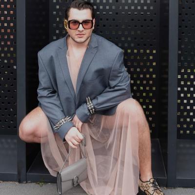 Vladimir Tătaru analizează stilul Adelinei Pestrițu: „Un amestec de eleganță și calcul”