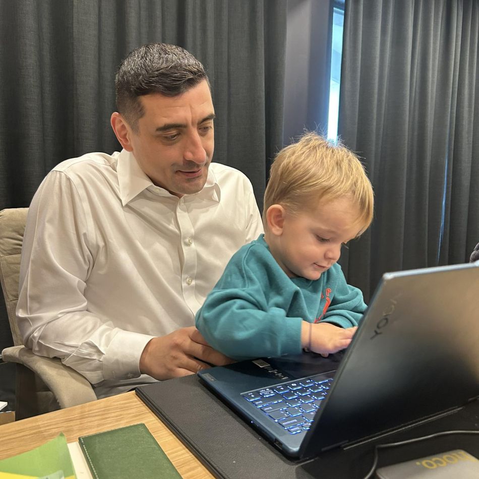 Fiul lui George Simion a împlinit 2 ani. Imaginea publicată de Ilinca a topit internetul