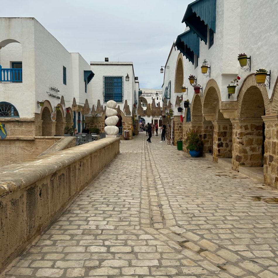 Ce nu îți spune nimeni despre vacanța în Tunisia. Cum m-a cucerit prin oamenii, culorile și atmosfera ei autentică