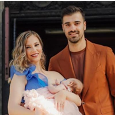 Liviu Teodorescu și-a botezat fetița. Imagini de colecție cu superba sa soție și micuța Ecaterina