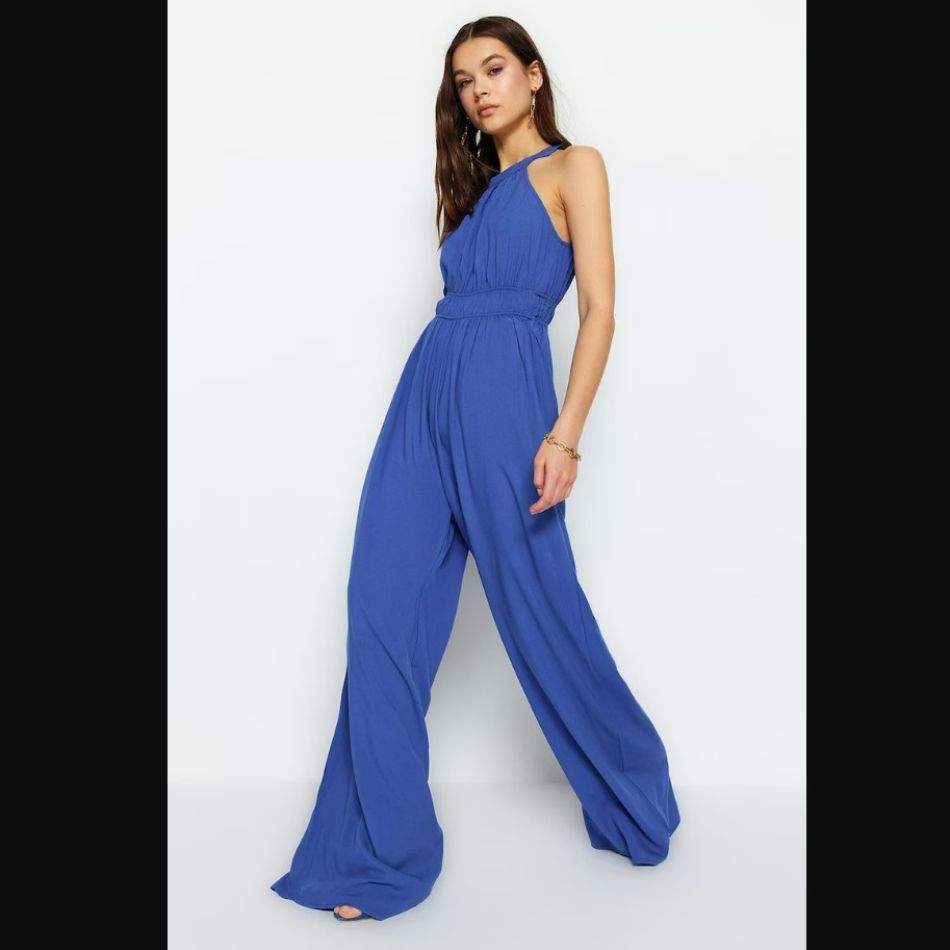 20 de salopete de damă. Cum le purtăm în funcție de siluetă? Tendințe și recomandări pentru anul 2024