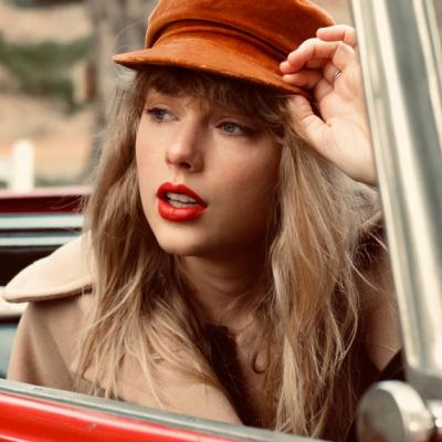 Taylor Swift lansează albumul 'Red (Taylor's Version)'