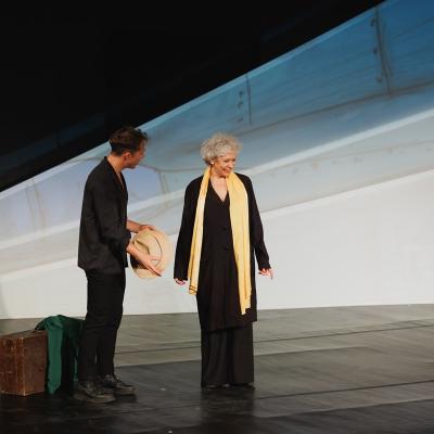 Micul Prinț cu Oana Pellea și Lari Giorgescu, așa cum nu l-ai văzut niciodată: De pe scenă până în Piața Universității