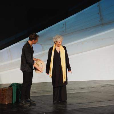 Micul Prinț cu Oana Pellea și Lari Giorgescu, așa cum nu l-ai văzut niciodată: De pe scenă până în Piața Universității