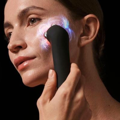 Skincare în zilele geroase: rutina completă pentru pielea afectată de frig extrem