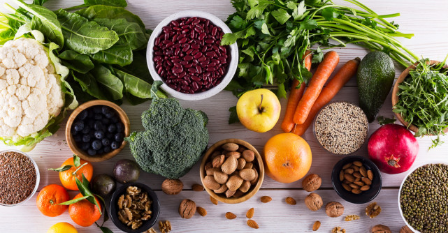 Sondaj Vegis.ro: Stilul de viață sănătos începe cu o alimentație sănătoasă