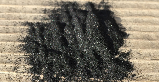 Mască cu cărbune activ pentru fiecare tip de ten