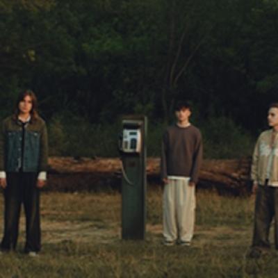 Noua ta trupă preferată - Blind Date - lansează prima lor piesă - 911