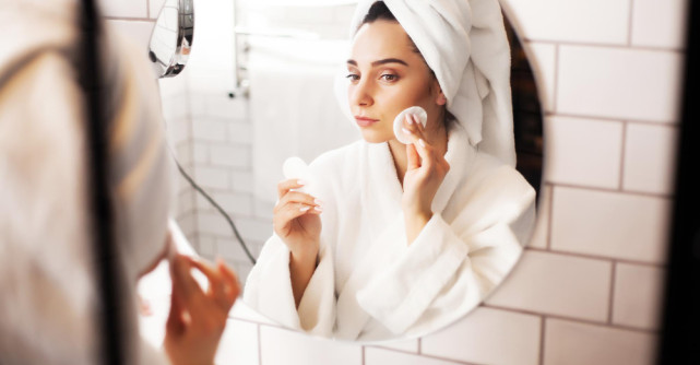 Ten mixt? Descoperă rutina de seară care echilibrează zonele grase și uscate în același timp