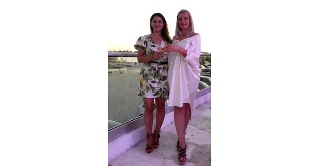 Startup-ul Remote Stories a sărbătorit 1 an de la lansare la malul mării, alături de influenceri și celebrități