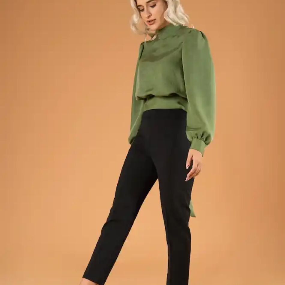 Eleganță și stil la birou: 20 de perechi de pantaloni