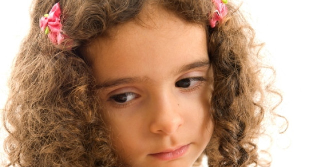 Video socant: O mama nebuna si o copilarie distrusa