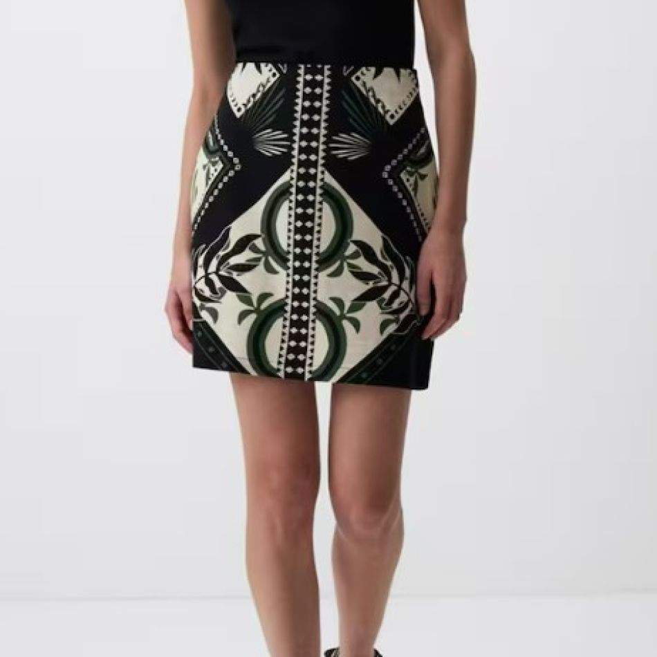 15 piese vestimentare din in, esențiale pentru a-ți lăsa pielea să respire pe timp de vară