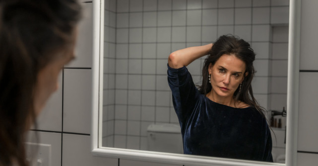 Substanța / The Substance - o experiență viscerală cu Demi Moore, acum în cinematografele din România!