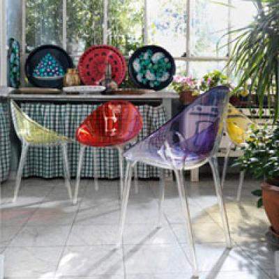 25 de piese de mobilier si accesorii din plastic