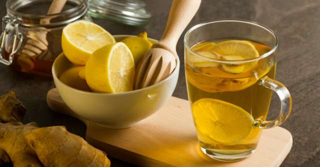 Elixirul de dimineață: Apă caldă cu miere şi lămâie