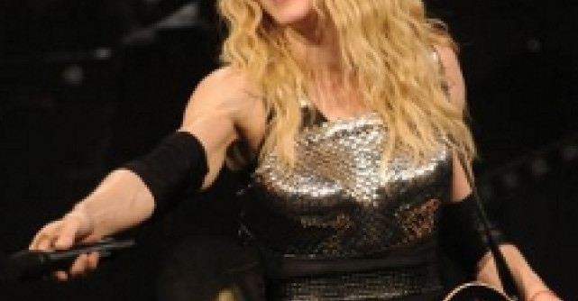 Madonna, urmarita de FBI